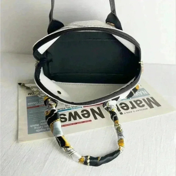 ⚠️Clearance Black And White Patterned Crossbody / Shoulder Bag - Picture 4 of 5